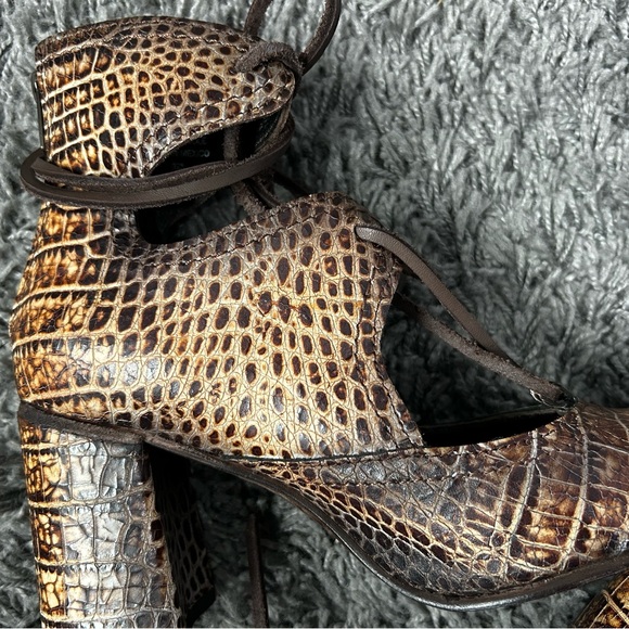 FREEBIRD Joyce, Animal Print Booties. Size 7 - Picture 6 of 14